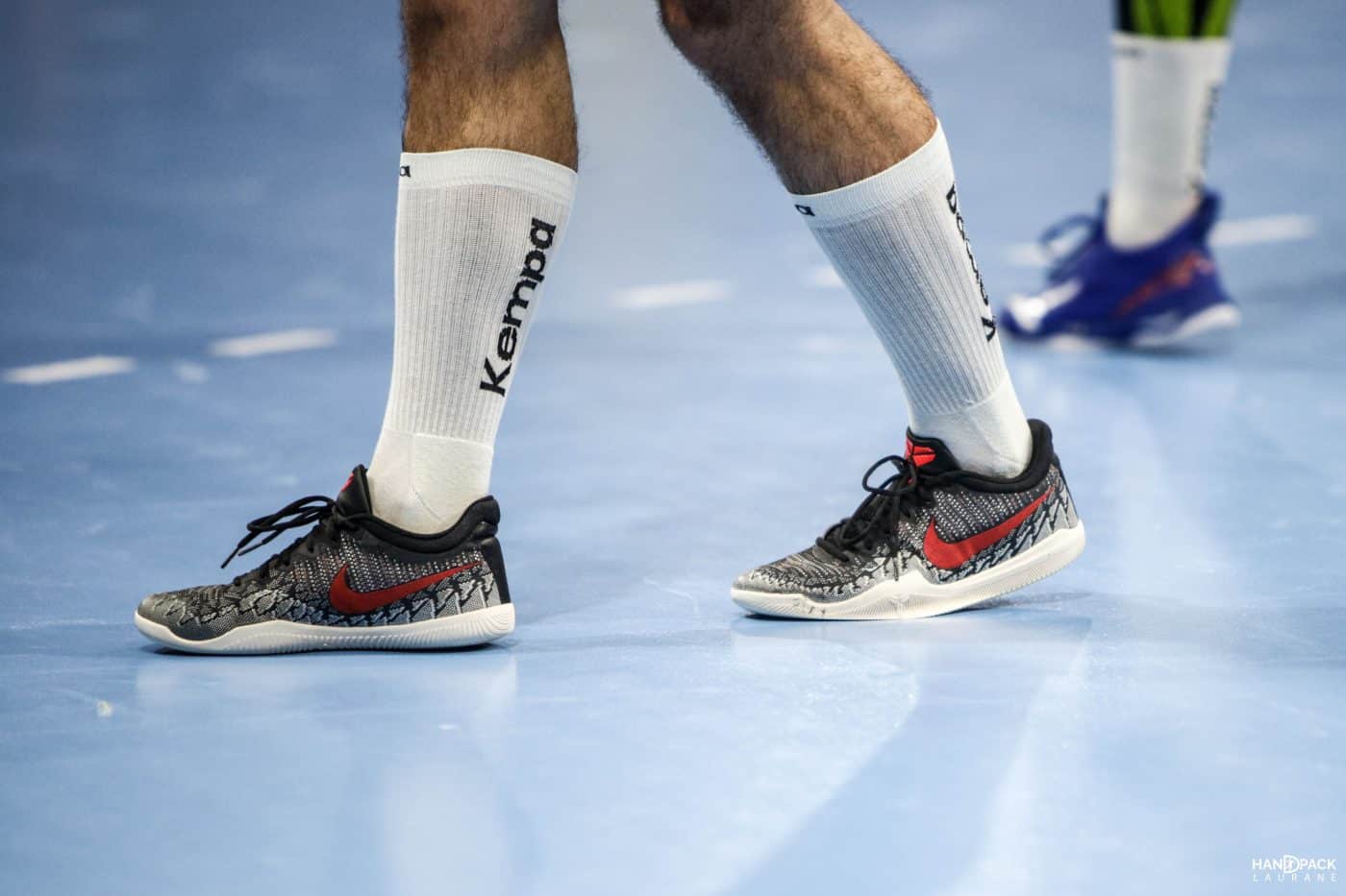 frotis articulo Alpinista Zoom sur les Nike Kobe Mamba Rage de Lucas Ruiz